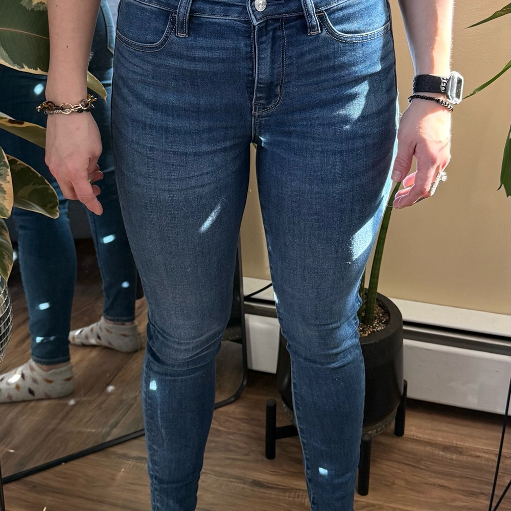 Womans American Eagle Skinny Jean